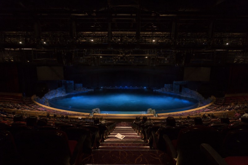 Grand seats